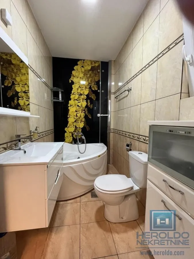 Prodaja, kuća, 302m², Vinorača, Jagodina