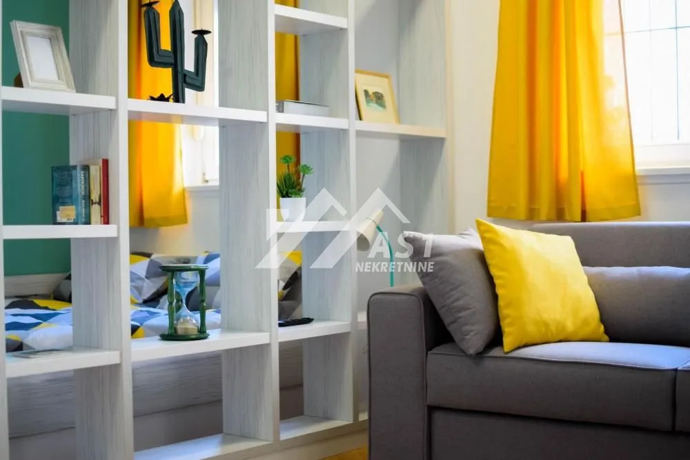 Izdavanje, jednosoban stan, 31m², Centar, Novi Sad