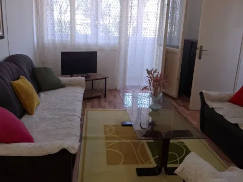 Izdavanje, dvosoban stan, 70m², Pobrežje, Podgorica - image 4