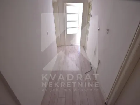 Izdavanje, dvosoban stan, 85m², Centar, Podgorica - image 10