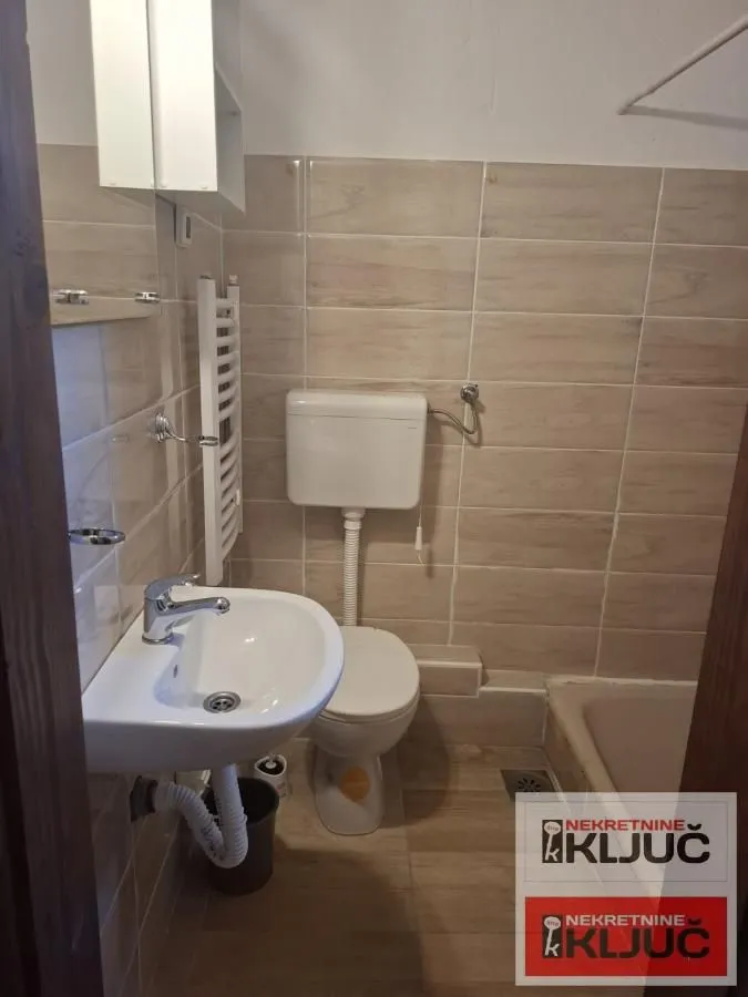 Izdavanje, jednosoban stan, 45m², Centar, Novi Sad