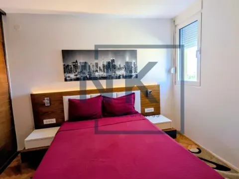 Rent, two bedroom apartment, 78m², Blok 5, Podgorica - image 10