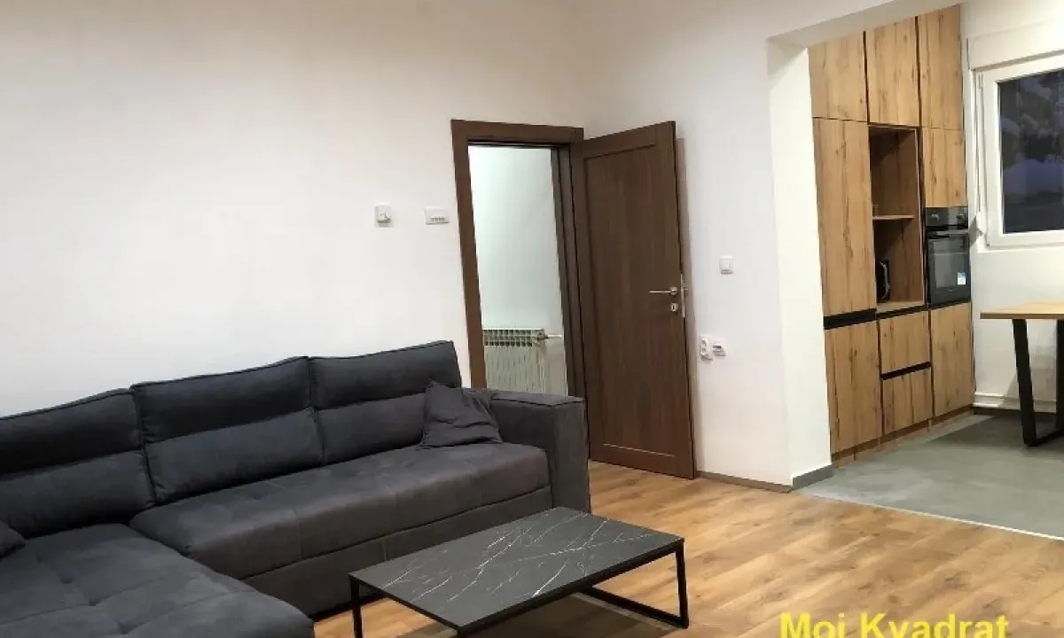 Izdavanje, četvorosoban stan, 87m², Crveni Krst, Beograd