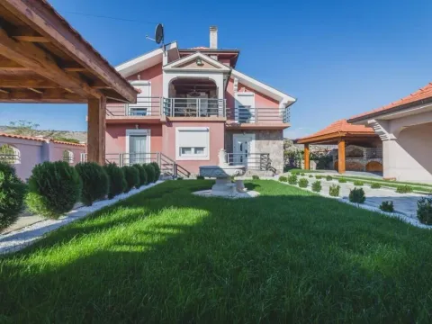 Prodaja, kuća, 200m², Donji Kokoti, Podgorica - image 12