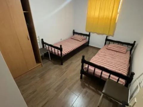 Izdavanje, jednosoban stan, 42m², Centar, Podgorica - image 3