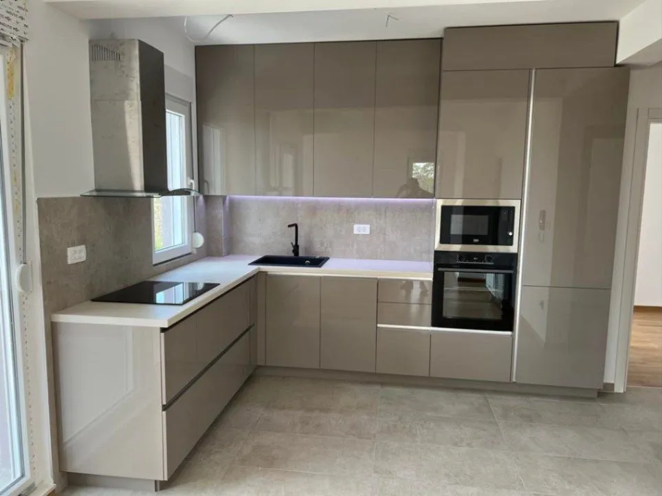 Prodaja, dvosoban stan, 72m², Mažina, Tivat