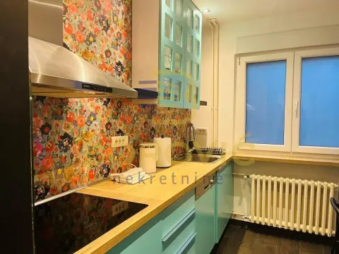 Izdavanje, trosoban stan, 90m², Kalenić Pijaca, Vračar Sve Podlokacije - image 10