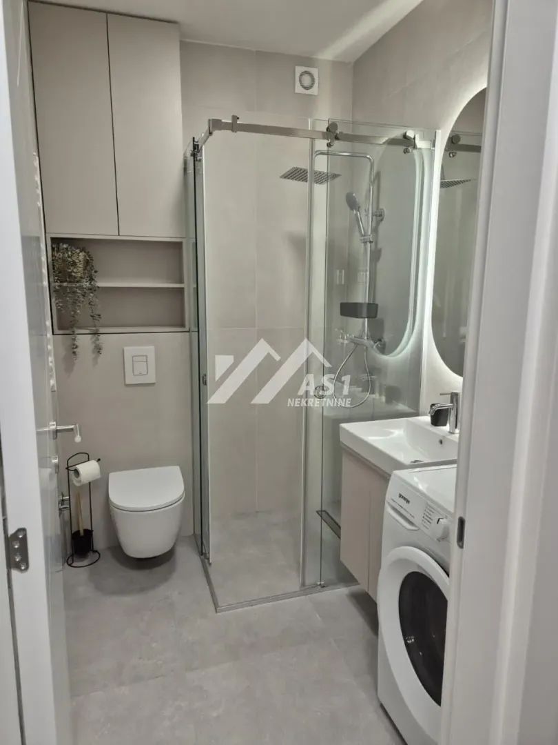 Izdavanje, jednosoban stan, 36m², Bulevar Evrope, Novi Sad Sve Podlokacije