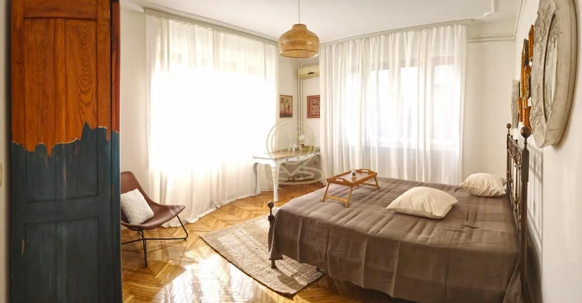Izdavanje, trosoban stan, 141m², Kalenić Pijaca, Vračar Sve Podlokacije