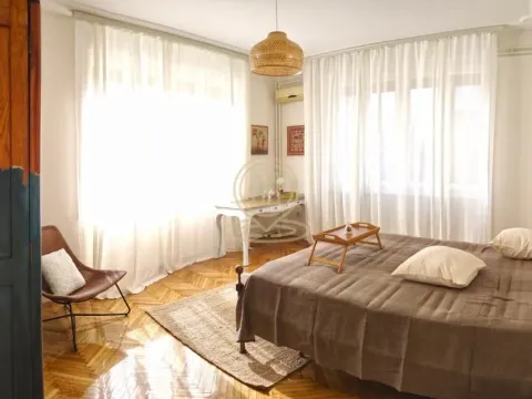 Izdavanje, trosoban stan, 141m², Kalenić Pijaca, Vračar Sve Podlokacije - image 11
