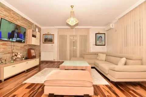 Rent, house, 175m², Velje Brdo, Podgorica - image 5