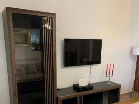 Izdavanje, dvosoban stan, 75m², Dobrota, Kotor - image 4