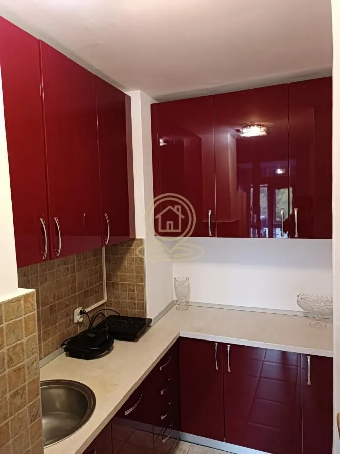 Izdavanje, trosoban stan, 77m², Banjica, Voždovac Sve Podlokacije