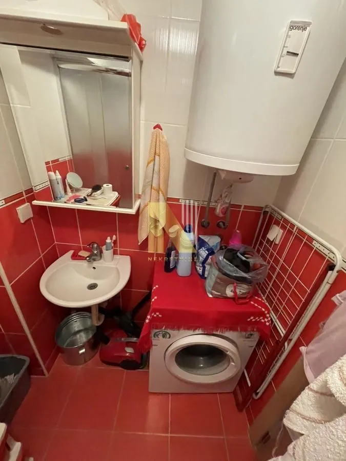 Izdavanje, garsonjera, 32m², Podbara, Novi Sad Sve Podlokacije