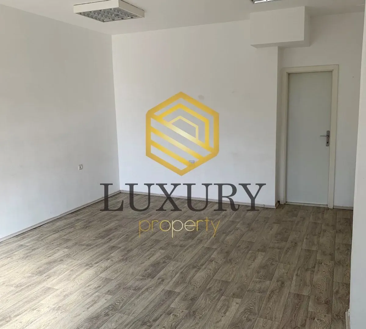 Izdavanje, kuća, 250m², Tološi, Podgorica