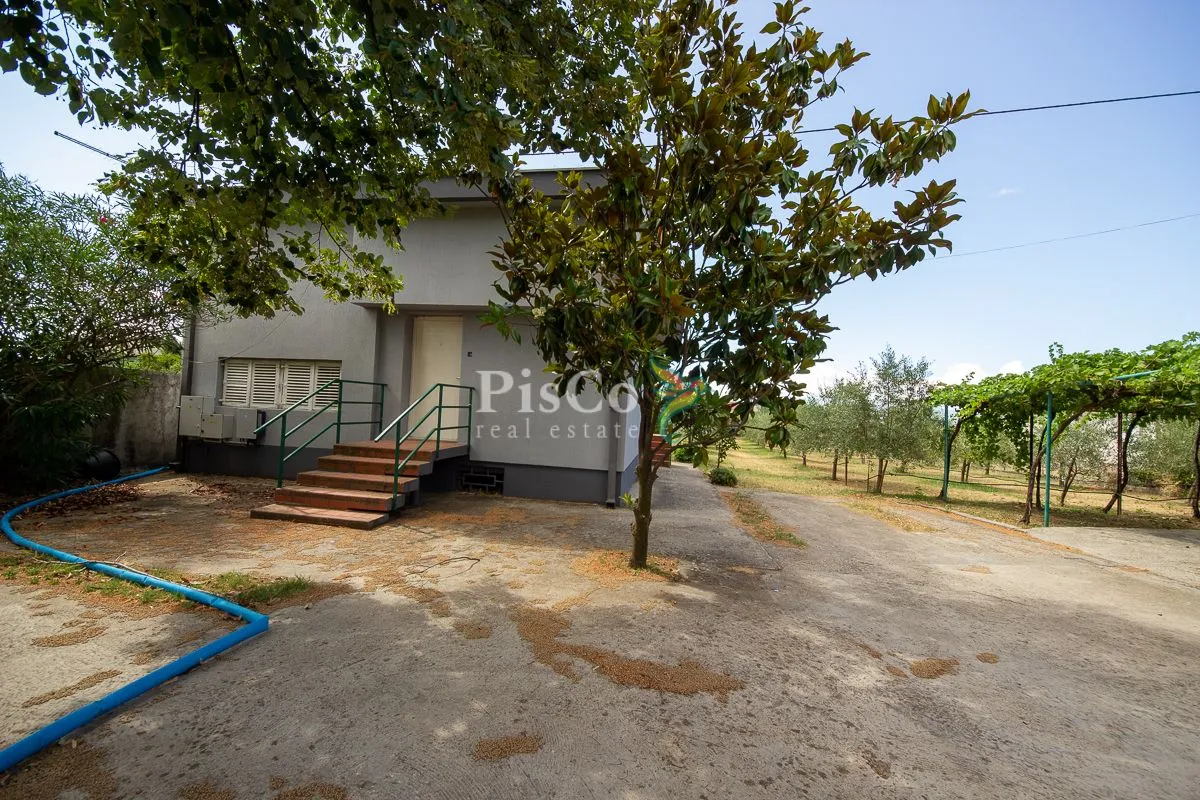 Rent, house, 100m², Zeta, Podgorica