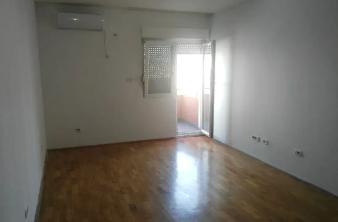 Prodaja, jednosoban stan, 45m², Stari Aerodrom, Podgorica