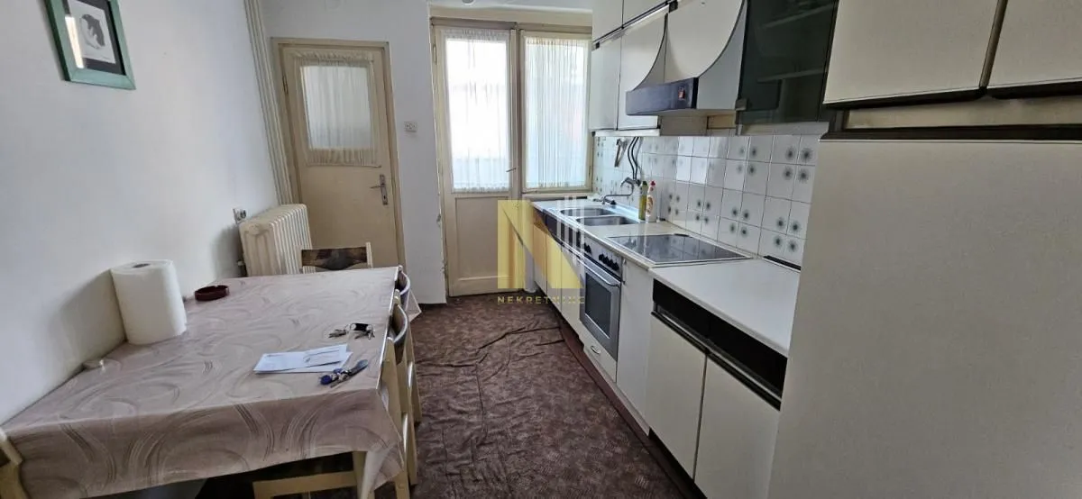 Prodaja, trosoban stan, 78m², Sajmište, Novi Sad