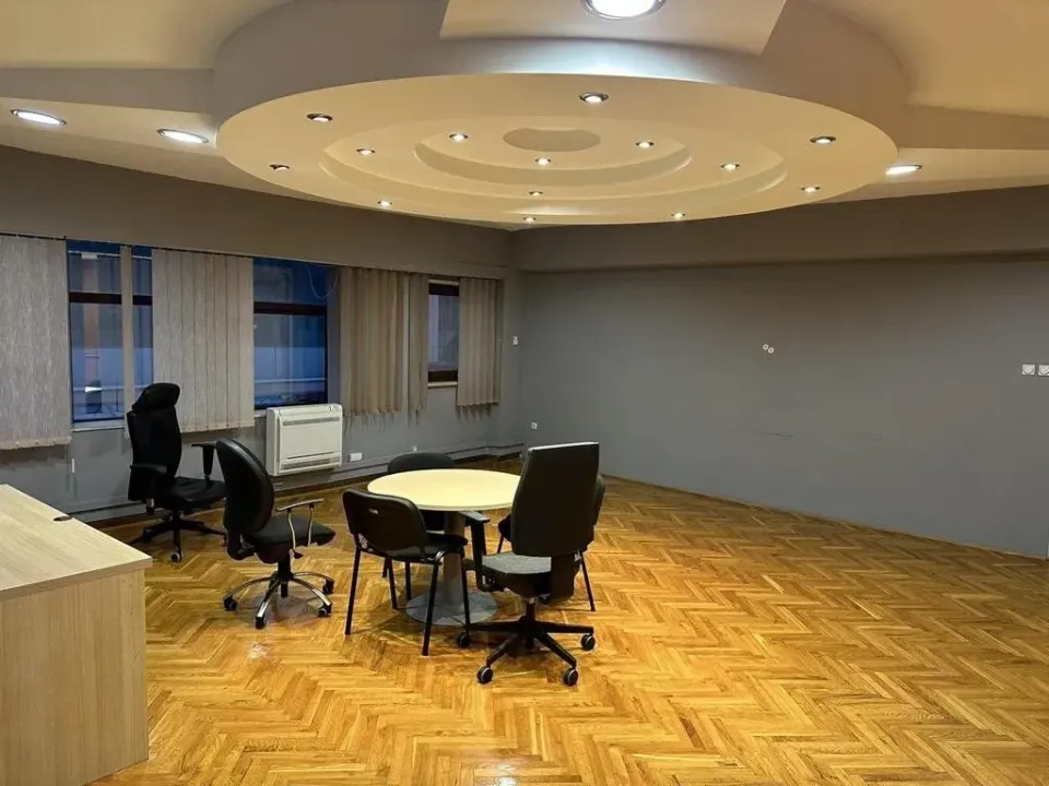 Izdavanje, poslovni prostor, 250m², Podgorica, Crna Gora