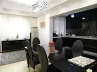 Izdavanje, četvorosoban stan, 178m², City Kvart, Podgorica - image 5