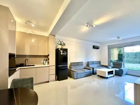 Prodaja, jednosoban stan, 53m², Dobrota, Kotor - image 10