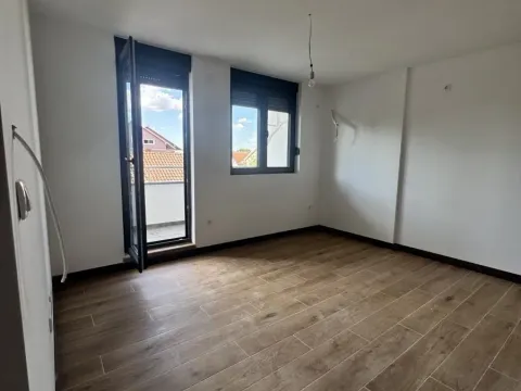 Sale, three bedroom apartment, 70m², Novi Banovci, Stara Pazova - image 1