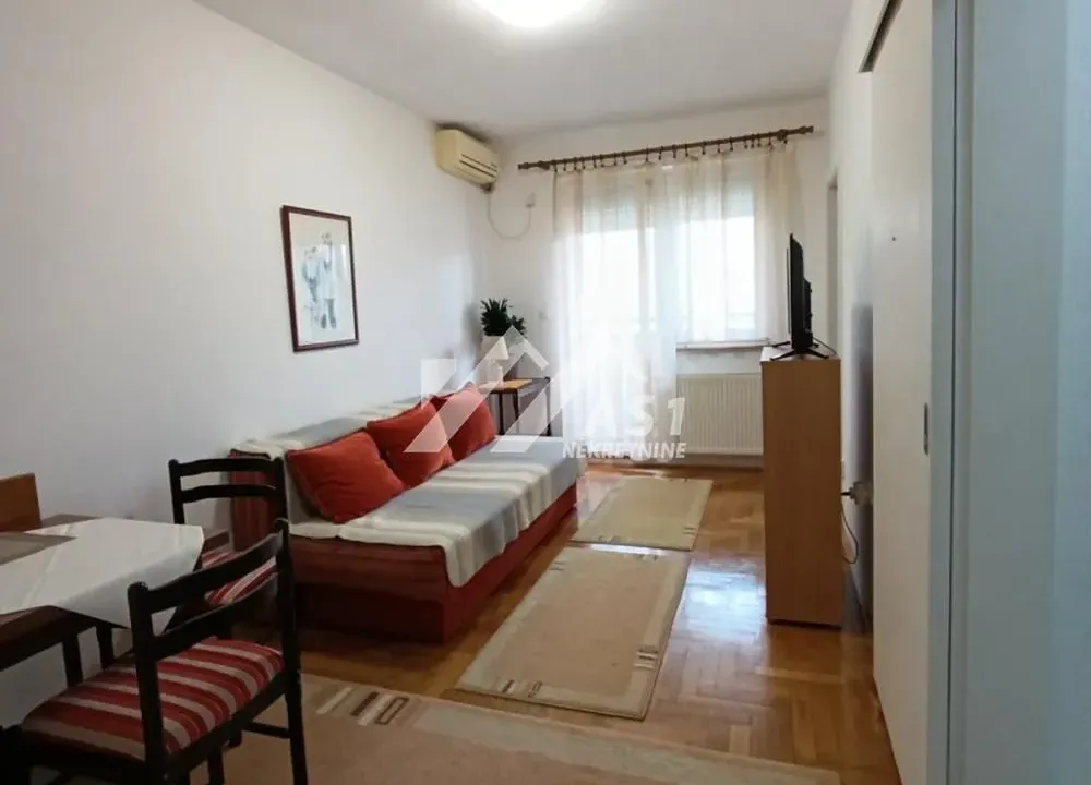 Izdavanje, dvosoban stan, 40m², Grbavica, Novi Sad Sve Podlokacije