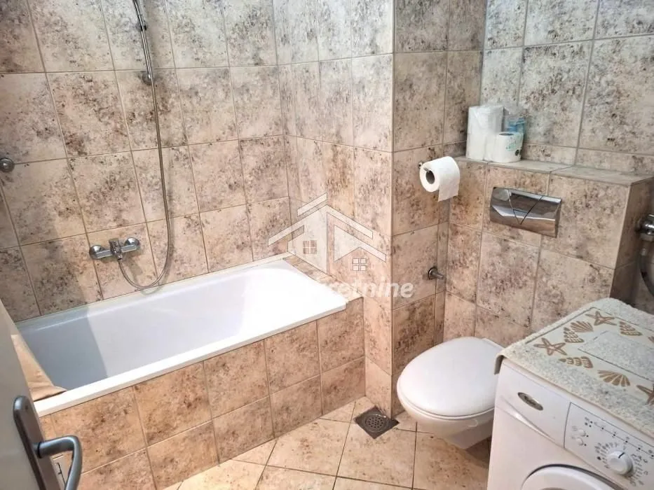 Izdavanje, četvorosoban stan, 105m², Vračar Sve Podlokacije, Beograd