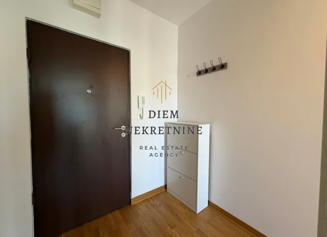 Izdavanje, jednosoban stan, 45m², City Kej, Podgorica