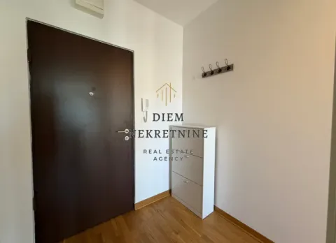 Izdavanje, jednosoban stan, 45m², City Kej, Podgorica - image 11