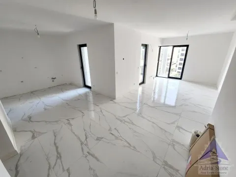Prodaja, dvosoban stan, 81m², Rafailovići, Budva