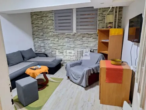 Rent, three bedroom apartment, 47m², Kanarevo Brdo, Beograd - image 2