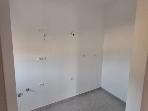 Sale, two bedroom apartment, 64m², Tološi, Podgorica - image 5