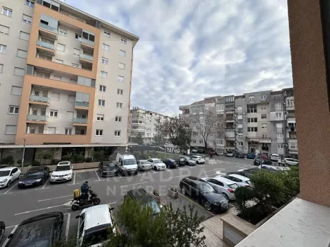 Rent, one bedroom apartment, 43m², City Kej, Podgorica - image 16