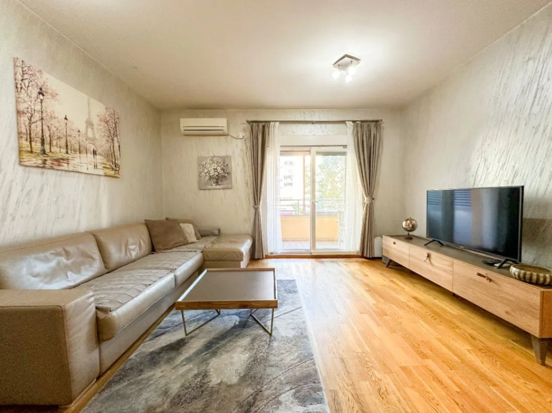 Izdavanje, jednosoban stan, 51m², City Kvart, Podgorica