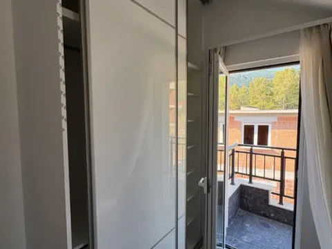 Rent, one bedroom apartment, 40m², Gradiošnica, Tivat - image 2