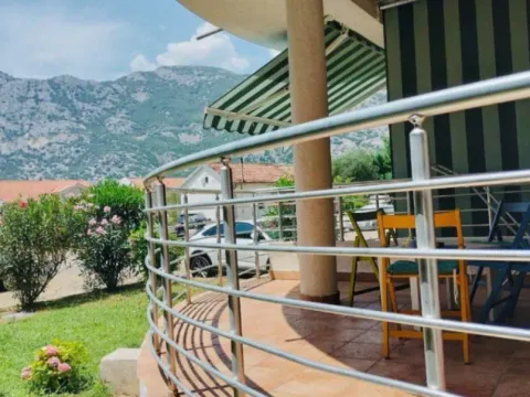 Prodaja, jednosoban stan, 65m², Risan, Kotor - image 11