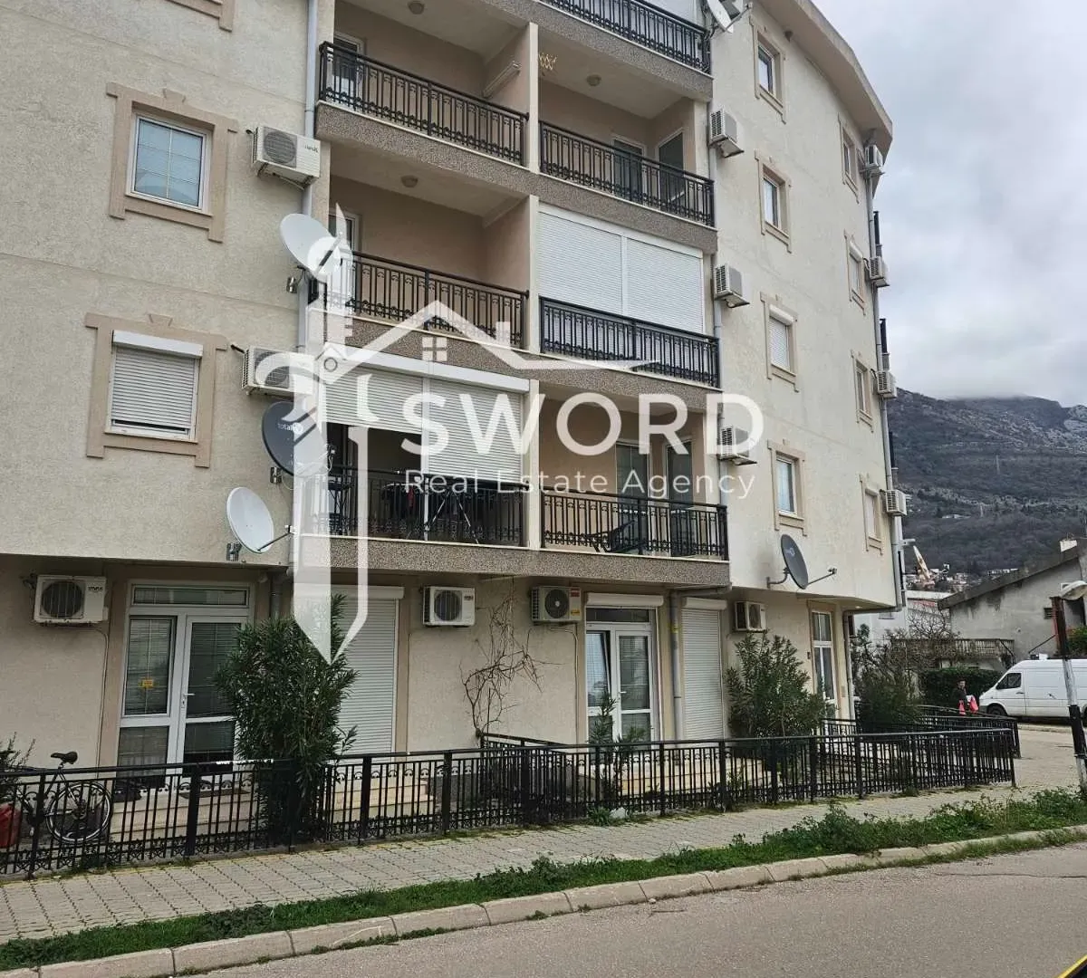 Sale, one bedroom apartment, 60m², Sutomore, Bar