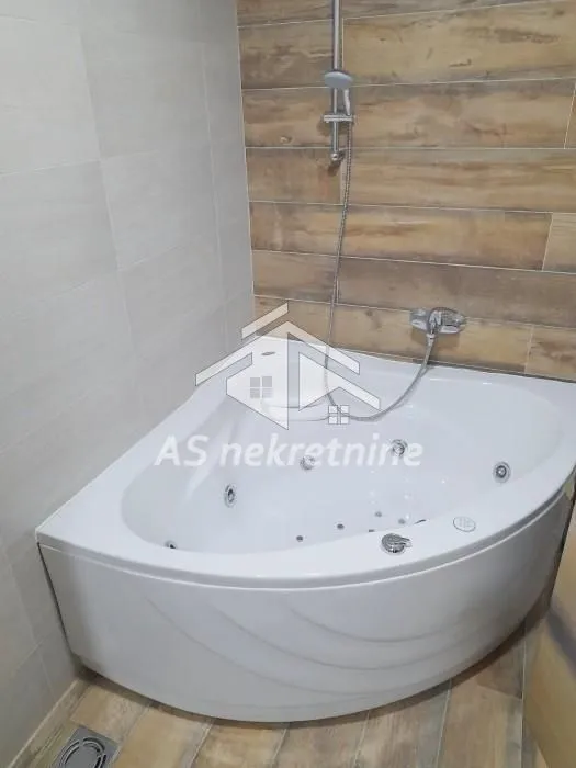 Izdavanje, stan, 160m², Filmski Grad, Beograd