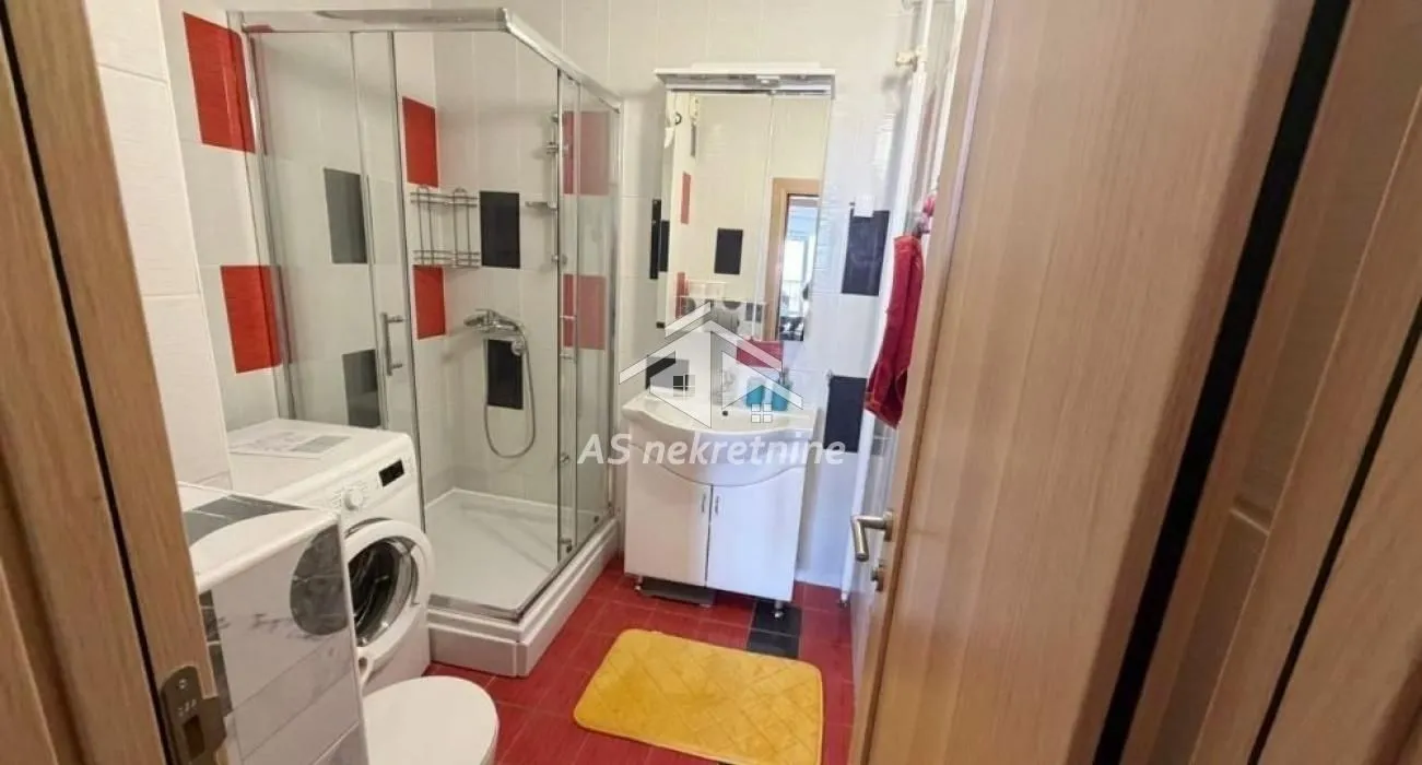 Rent, apartment, 210m², Čukarica, Beograd