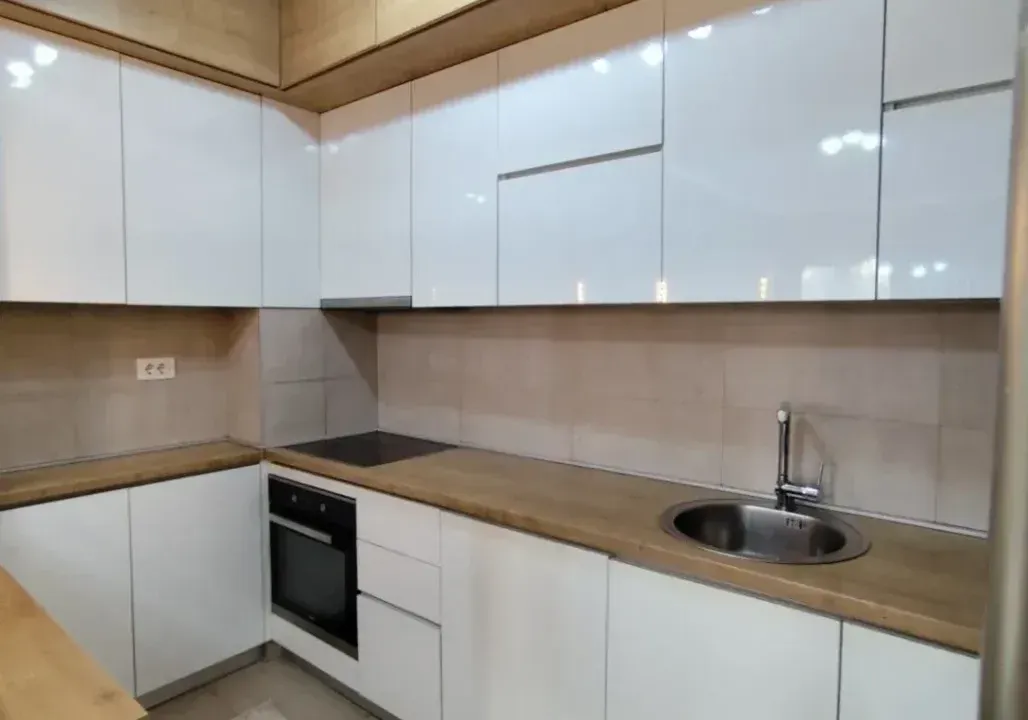 Izdavanje, dvosoban stan, 64m², City Kej, Podgorica