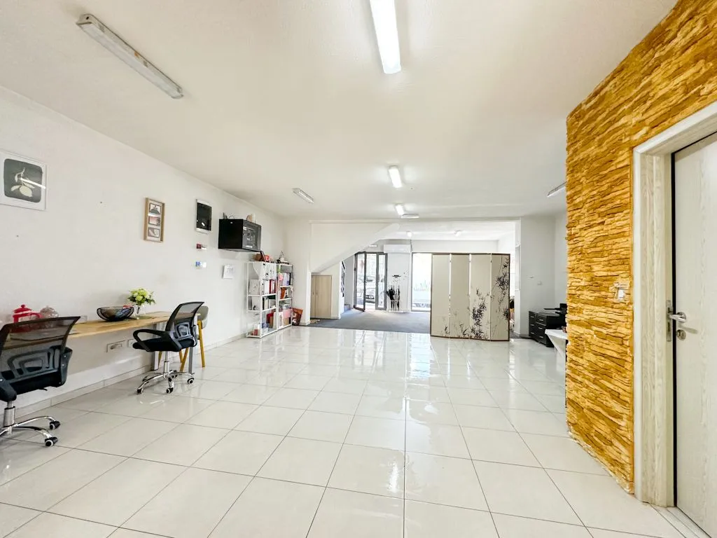 Rent, office space, 172m², City Kvart, Podgorica