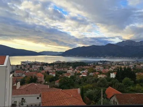 Izdavanje, trosoban stan, 106m², Tivat, Crna Gora - image 6