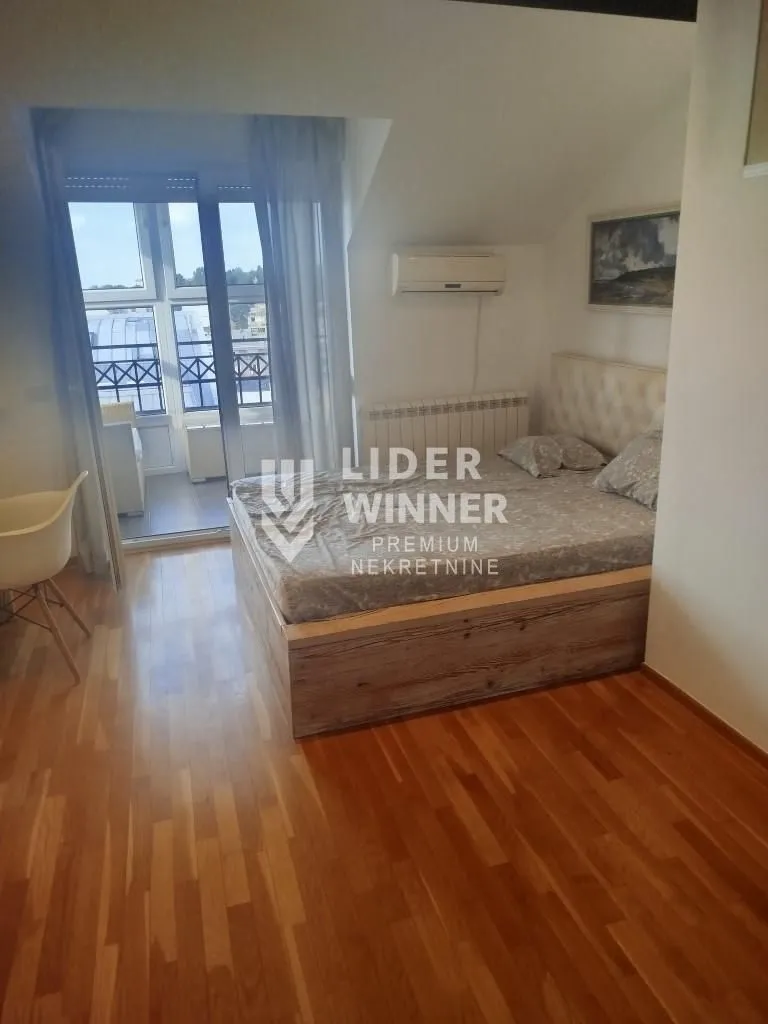 Rent, four bedroom apartment, 140m², Đeram Pijaca, Beograd