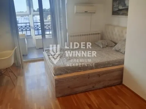 Rent, four bedroom apartment, 140m², Đeram Pijaca, Beograd - image 2