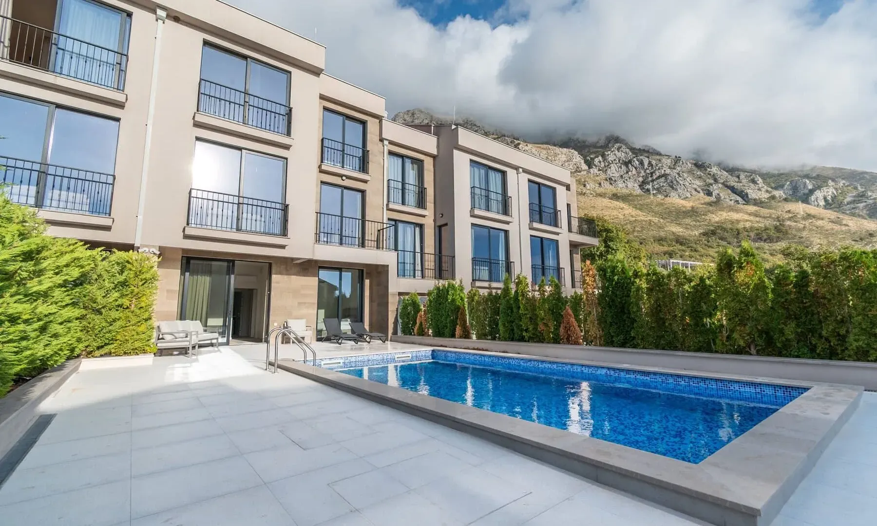 Prodaja, kuća, 220m², Reževići, Budva