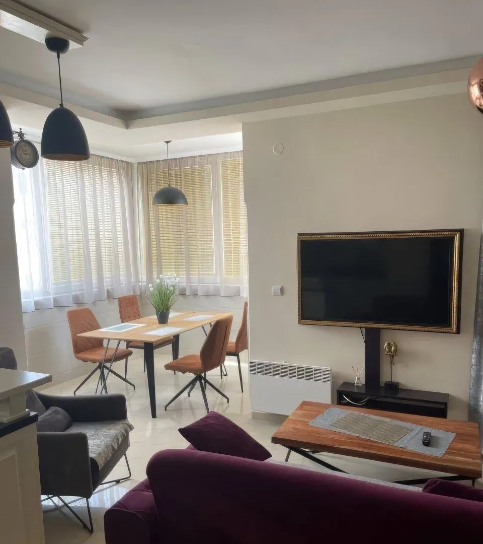 Izdavanje, stan, 55m², Centar, Tivat