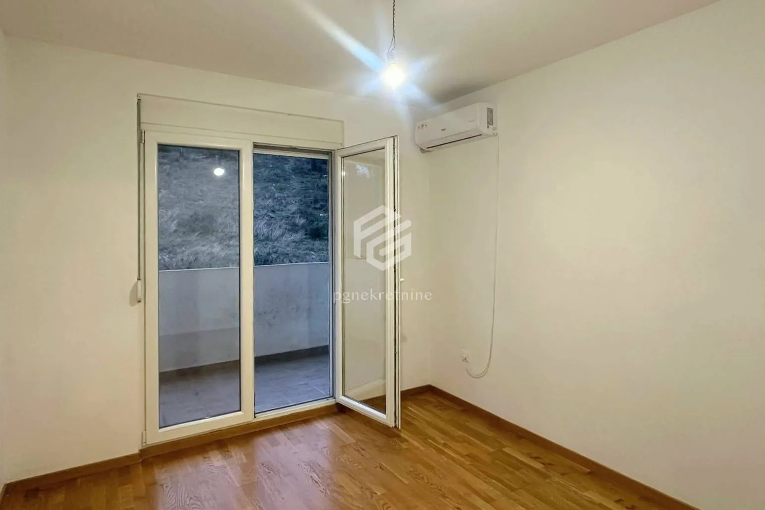 Izdavanje, dvosoban stan, 69m², Ljubović, Podgorica