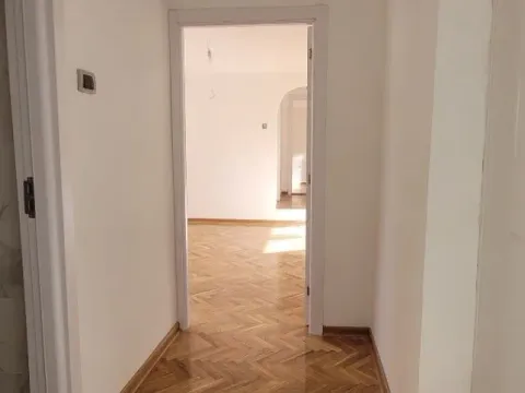 Sale, three bedroom apartment, 60m², Voždovac, Voždovac Sve Podlokacije - image 3