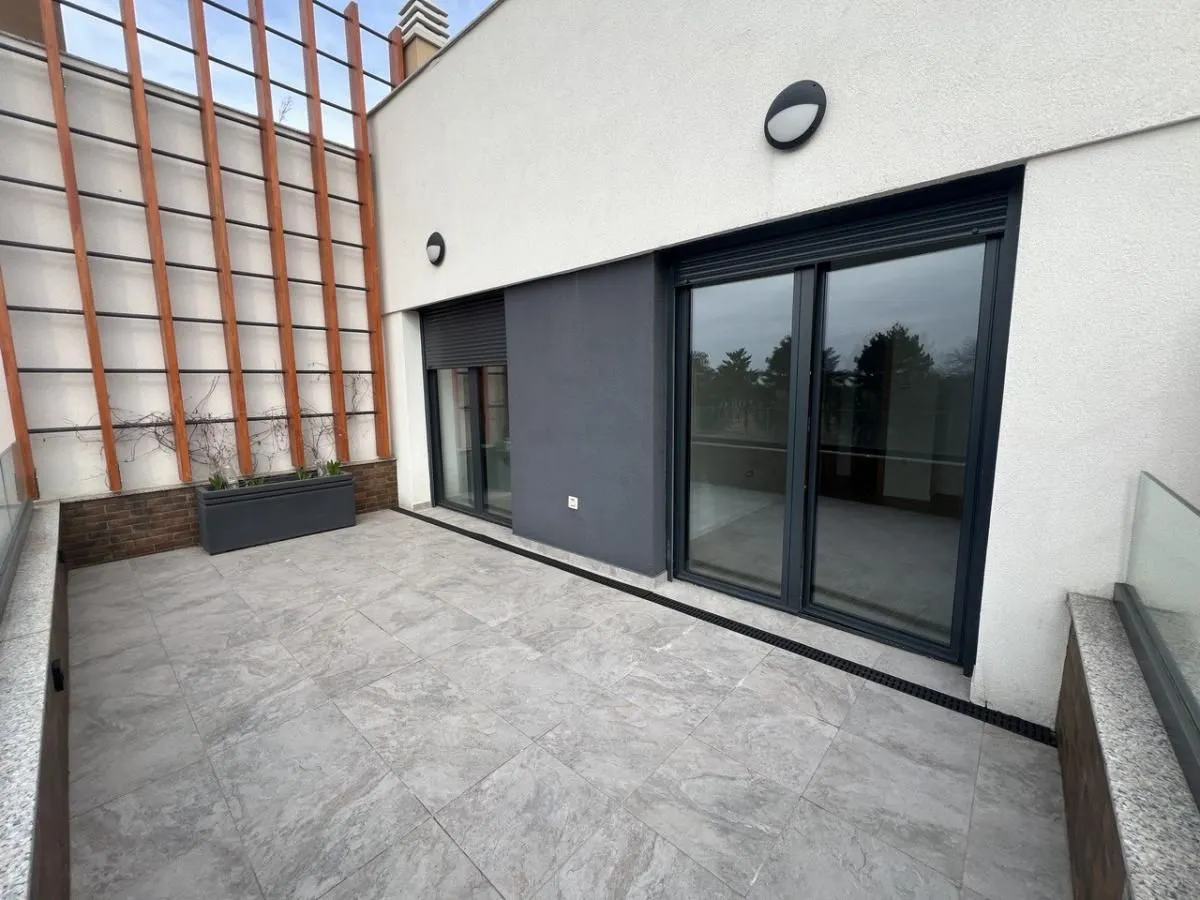 Prodaja, kuća, 181m², Petrovaradin, Novi Sad